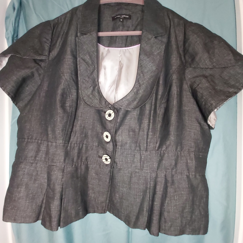 Cropped black blazer